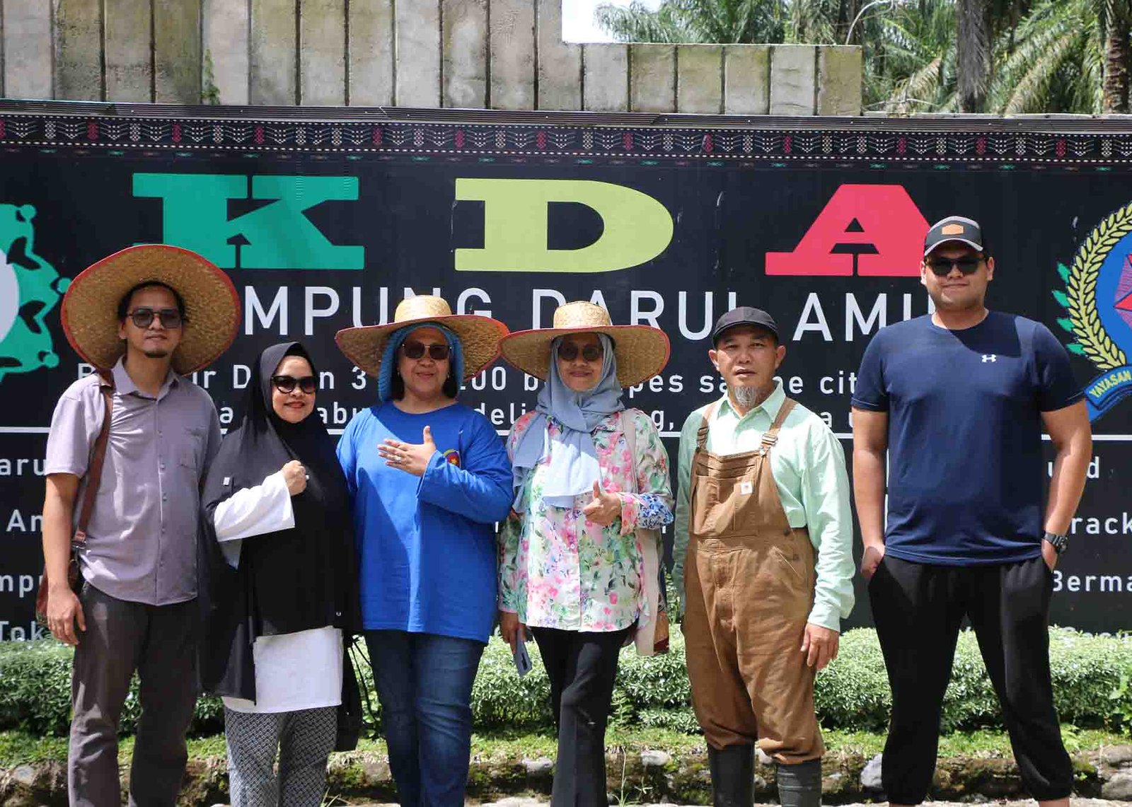 Ketua Umum Yayasan Prof. Dr. H. Kadirun Yahya, Dra. Hj. Yasmin Siti Khadijah Kunjungi Kampung Darul Amin Glugur Rimbun_ypdhky_album_1711165932.jpg ypdhky_album_1711165932.jpg